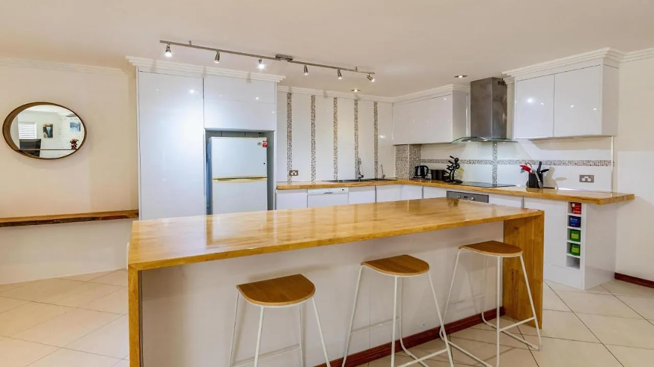 Vakantiehuis Bribie Escape, Top Floor Unit With Waterviews Bellara